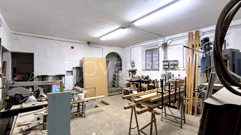 negozio in vendita a Lastra a Signa in zona Malmantile