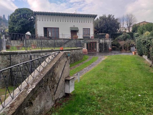 casa indipendente in vendita a Lastra a Signa in zona Ponte a Signa
