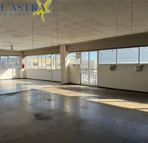 locale commerciale in vendita a Lastra a Signa