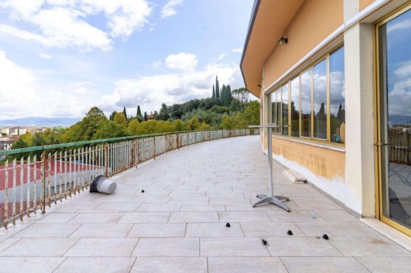 locale di sgombero in vendita a Lastra a Signa