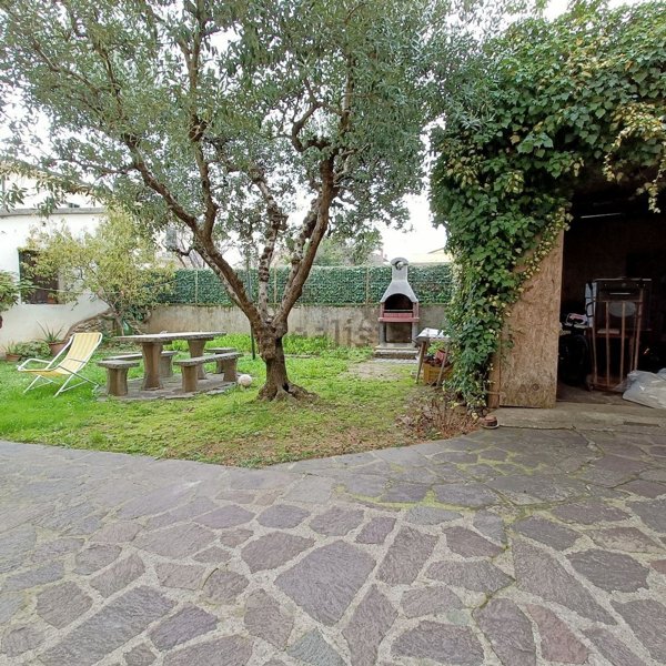 casa indipendente in vendita a Lastra a Signa