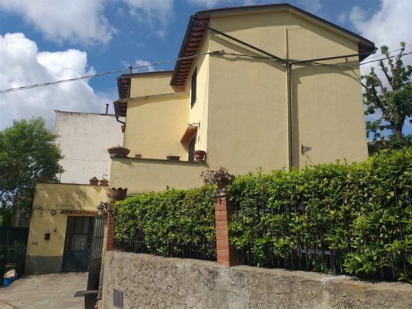 casa indipendente in vendita a Lastra a Signa in zona Inno