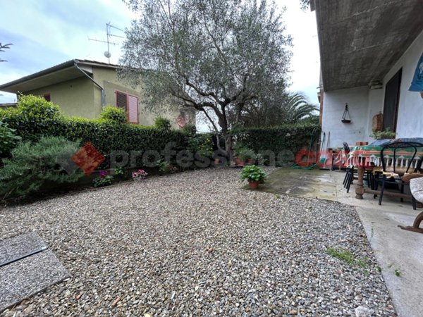 casa indipendente in vendita a Lastra a Signa