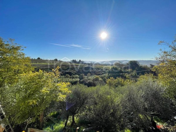 casa indipendente in vendita a Lastra a Signa in zona Ginestra Fiorentina
