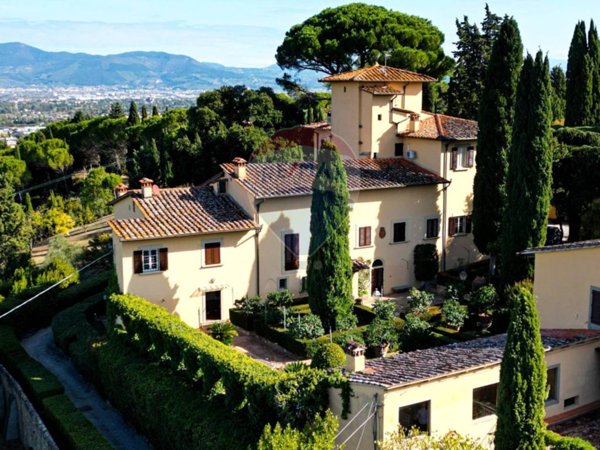 villa in vendita a Lastra a Signa