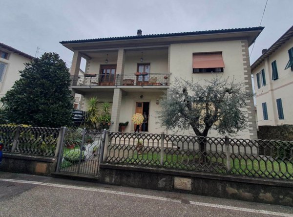 casa indipendente in vendita a Lastra a Signa