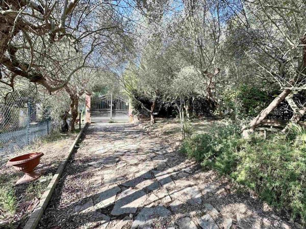 casa indipendente in vendita a Lastra a Signa in zona Carcheri