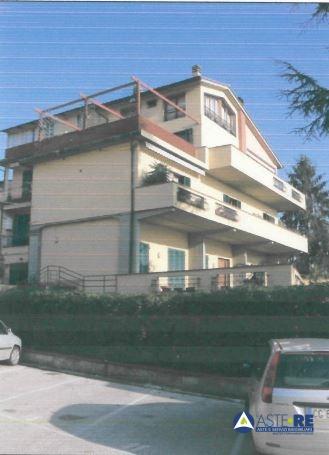 negozio in vendita a Lastra a Signa