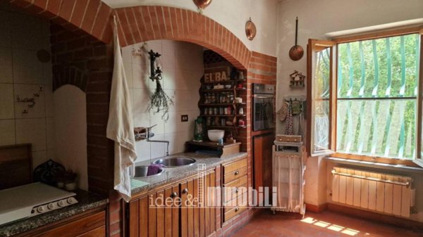 casa indipendente in vendita a Lastra a Signa in zona Ginestra Fiorentina