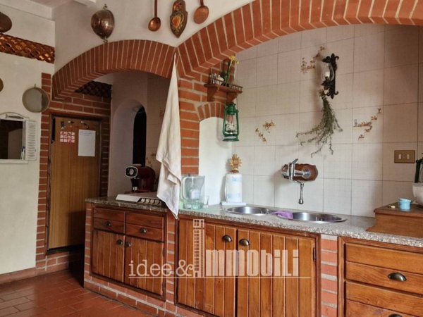 casa indipendente in vendita a Lastra a Signa in zona Ginestra Fiorentina