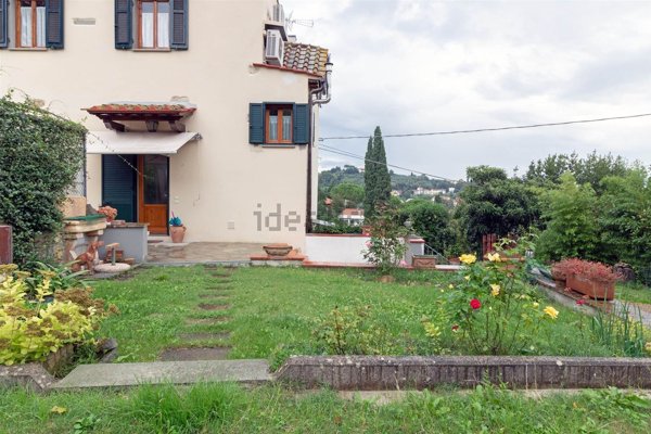 casa indipendente in vendita a Lastra a Signa in zona Ponte a Signa
