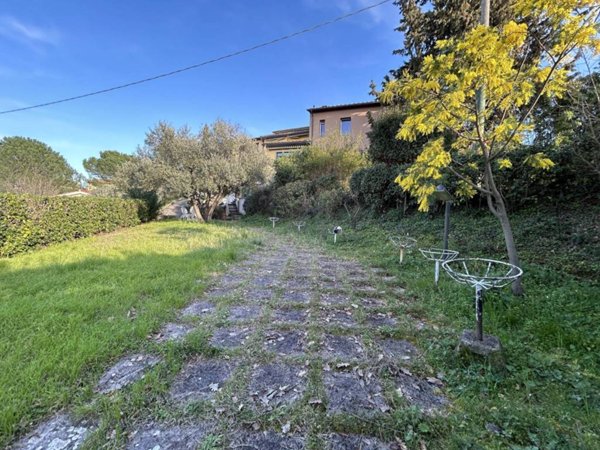 casa indipendente in vendita a Lastra a Signa in zona Marliano
