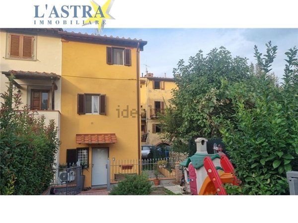 casa indipendente in vendita a Lastra a Signa in zona Stagno