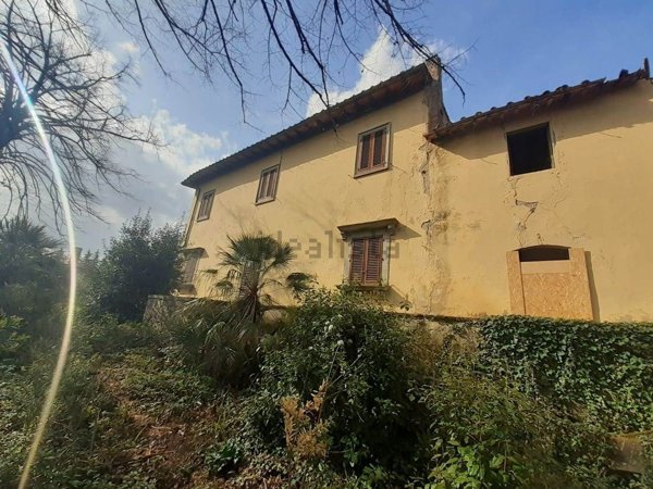 pentavano in vendita a Lastra a Signa