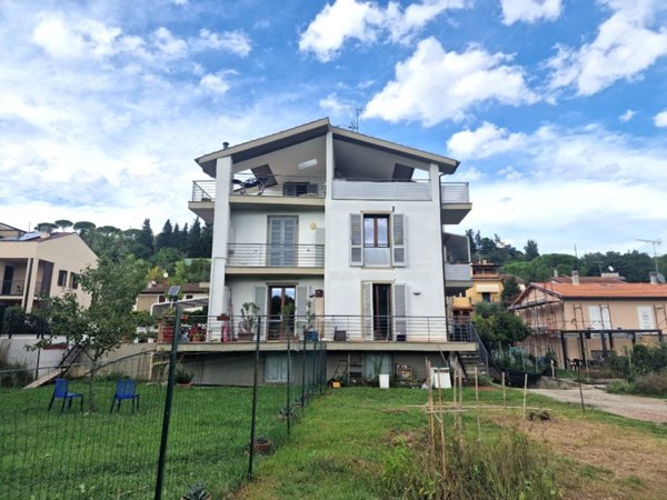 appartamento in vendita a Lastra a Signa in zona Carcheri