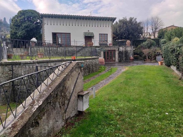 casa indipendente in vendita a Lastra a Signa in zona Ponte a Signa