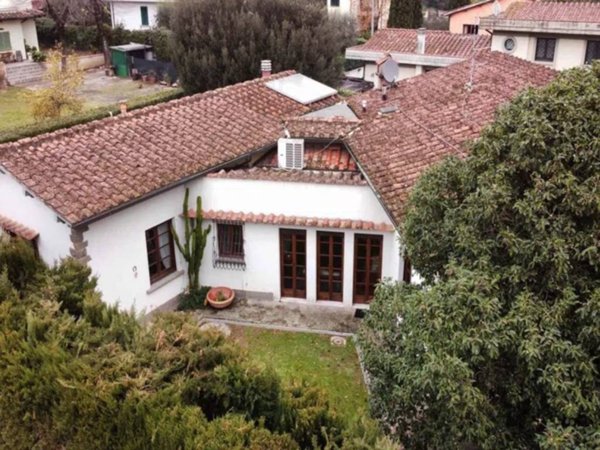 casa indipendente in vendita a Lastra a Signa