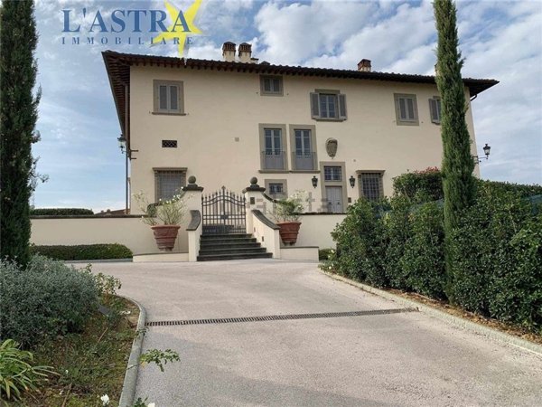 appartamento in vendita a Lastra a Signa in zona Calcinaia