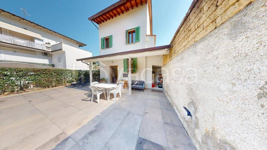 casa indipendente in vendita a Lastra a Signa