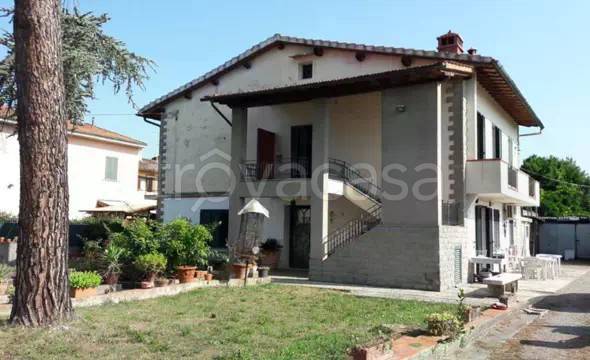 appartamento in vendita a Lastra a Signa in zona Stagno