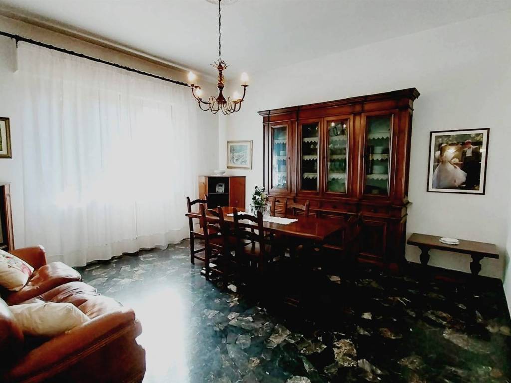 casa indipendente in vendita a Lastra a Signa