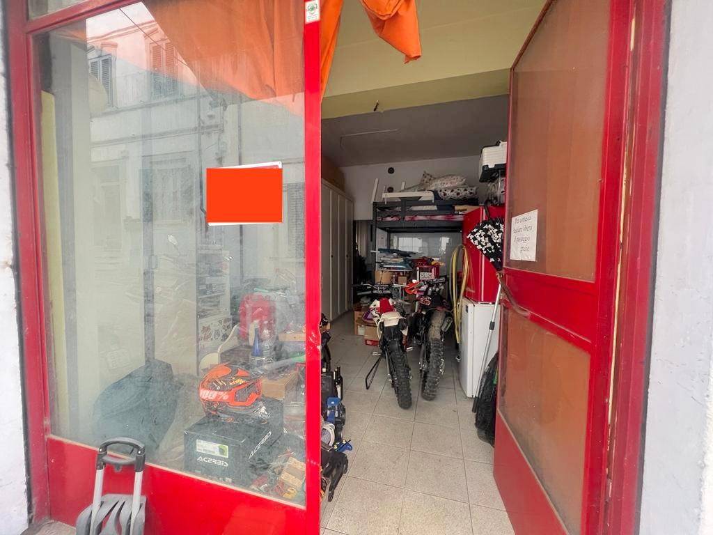 negozio in vendita a Lastra a Signa in zona Ponte a Signa