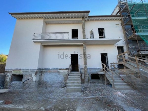 casa indipendente in vendita a Lastra a Signa