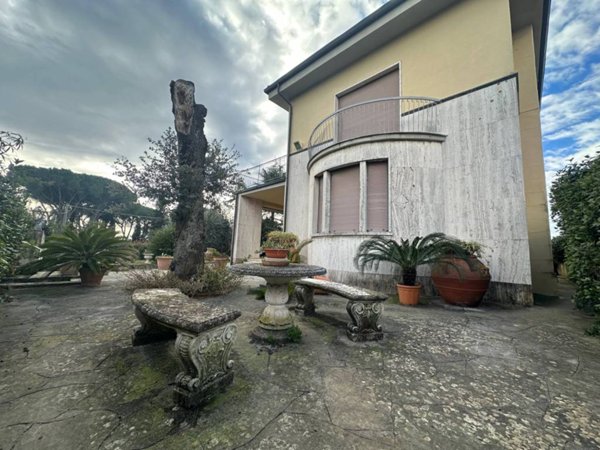 casa indipendente in vendita a Lastra a Signa