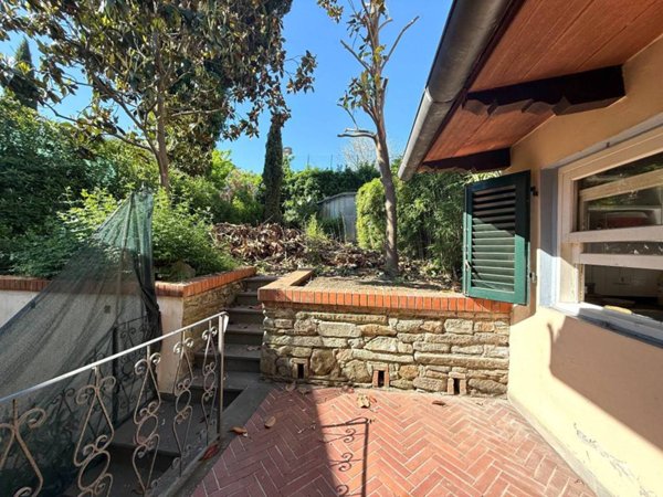 casa indipendente in vendita a Lastra a Signa