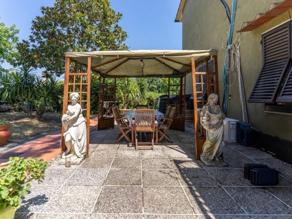 casa indipendente in vendita a Lastra a Signa
