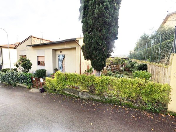 casa indipendente in vendita a Lastra a Signa