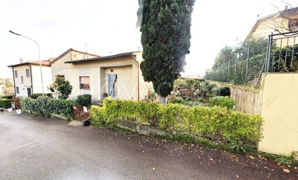 casa indipendente in vendita a Lastra a Signa