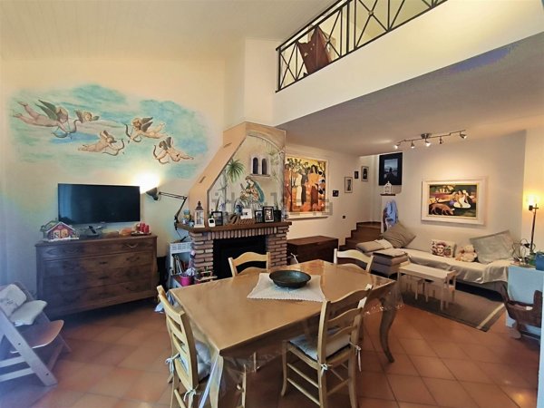 casa indipendente in vendita a Lastra a Signa