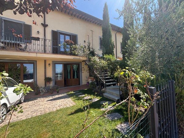 casa indipendente in vendita a Lastra a Signa