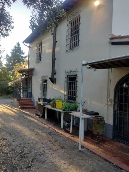 casa indipendente in vendita a Lastra a Signa in zona Ginestra Fiorentina