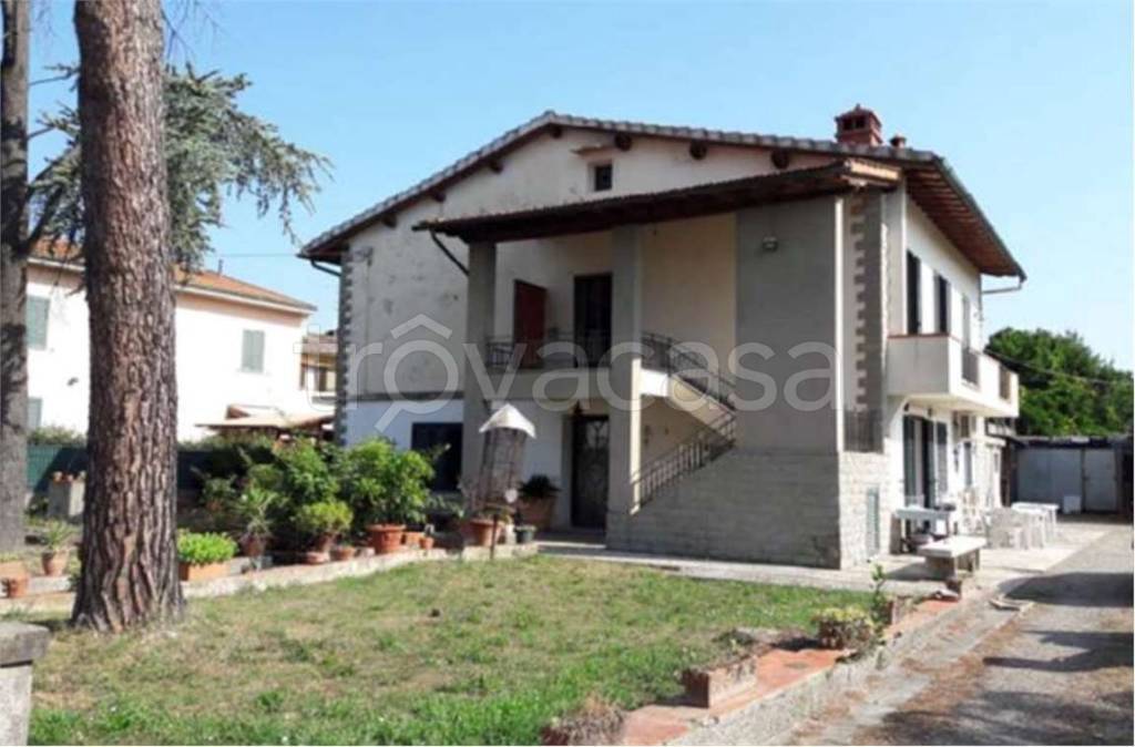 appartamento in vendita a Lastra a Signa in zona Stagno