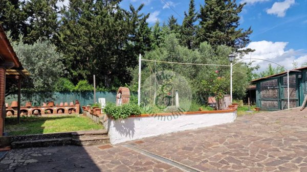 casa indipendente in vendita a Lastra a Signa in zona Ginestra Fiorentina