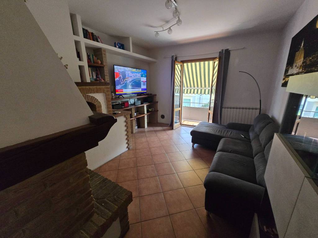 appartamento in vendita a Lastra a Signa in zona Ginestra Fiorentina