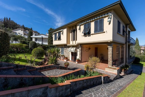 casa indipendente in vendita a Lastra a Signa