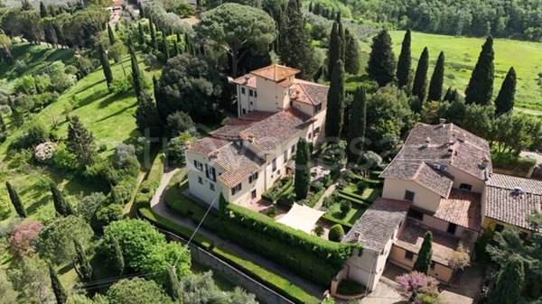 villa in vendita a Lastra a Signa in zona Calcinaia