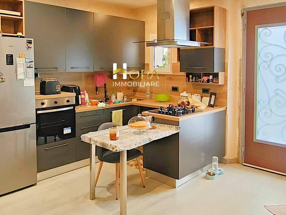 casa indipendente in vendita a Lastra a Signa in zona Ginestra Fiorentina