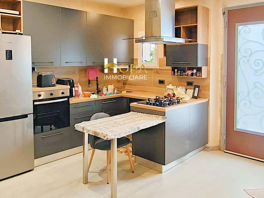 casa indipendente in vendita a Lastra a Signa in zona Ginestra Fiorentina