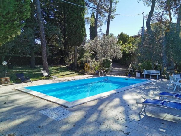 casa indipendente in vendita a Lastra a Signa in zona Ginestra Fiorentina