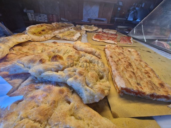 negozio in vendita a Lastra a Signa in zona La Luna