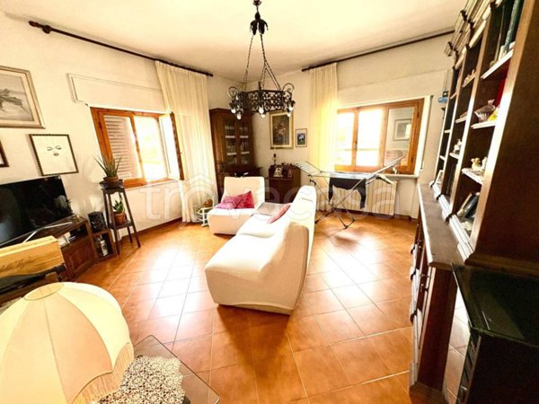 casa indipendente in vendita a Lastra a Signa