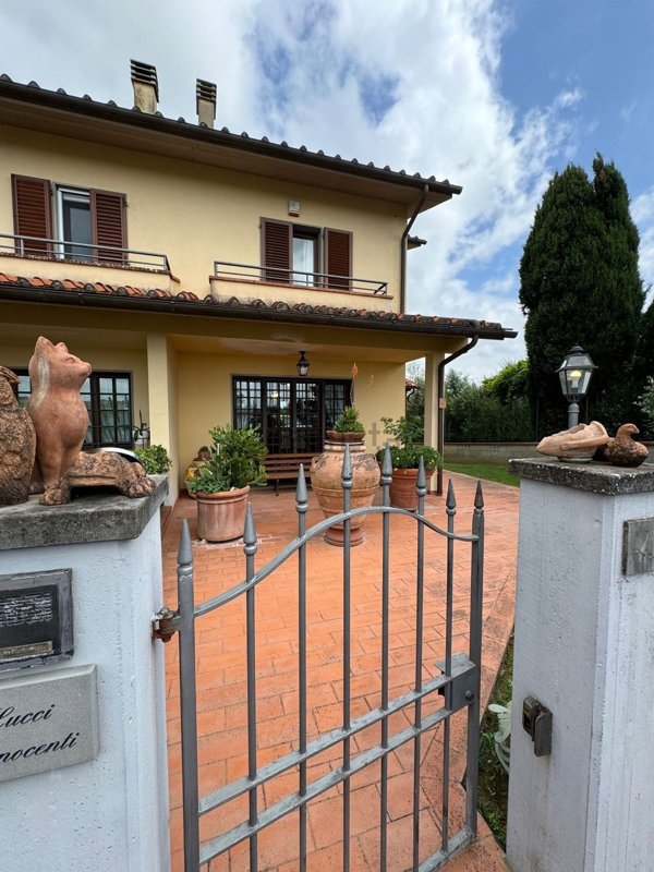 casa indipendente in vendita a Lastra a Signa