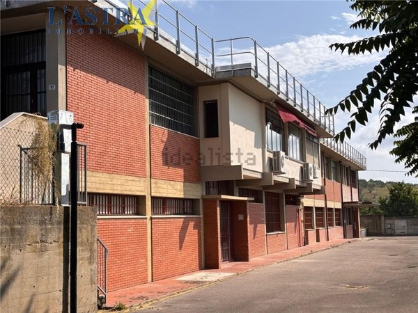 capannone in vendita a Lastra a Signa in zona Malmantile