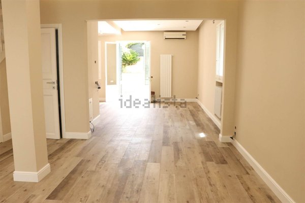 casa indipendente in vendita a Lastra a Signa in zona Ponte a Signa