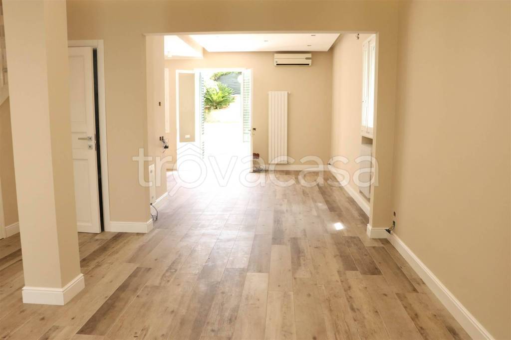 casa indipendente in vendita a Lastra a Signa