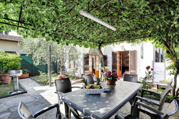 casa indipendente in vendita a Lastra a Signa